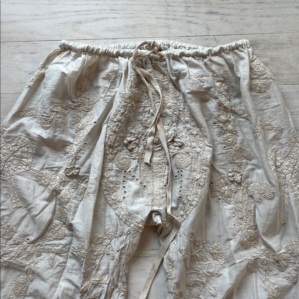 Magnolia Pearl Cream Embroidered Pants - Picture 2 of 8